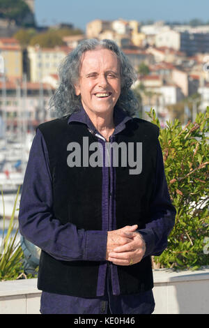 Cannes, France. 16th Oct, 2017. Donovan posing during a photocall on the occasion of the MipCom, International Film and Programme Market for Television, Video, Cable and Satellite, on 2017/10/16 in Cannes, France Credit: Andia/Alamy Live News Stock Photo