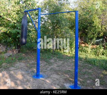 outdoor heavy bag stand