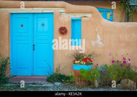 Typical Southwestern adobe home in Rancho de Taos, New Mexico Stock Photo