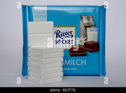 Stuttgart, Germany. 18th Oct, 2017. ILLUSTRATION - Ritter Sport chocolate and Dextro Energy products on a table in Stuttgart, Germany, 18 October 2017. Both companies have patented their three-dimensional product forms. Competitors have challenged this in court. Credit: Sina Schuldt/dpa/Alamy Live News Stock Photo