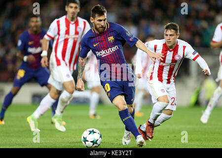 Barcelona, Spain. 18th Oct, 2017. October 18, 2017 - Barcelona, Catalonia, Spain - LIONEL MESSI of Barcelona during the UEFA Champions League, Group D football match between FC Barcelona and Olympiacos FC at Camp Nou stadium in Barcelona, Spain. Credit: Manuel Blondeau/ZUMA Wire/Alamy Live News Stock Photo