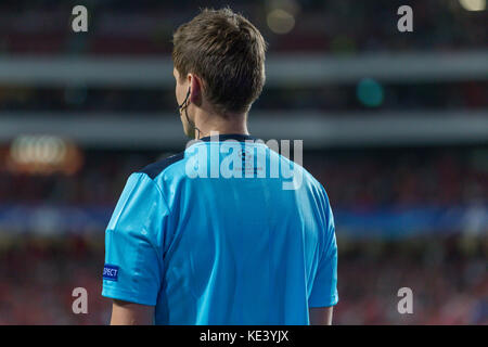 Lisbon, Portugal. 18th Oct, 2017. October 18, 2017. Lisbon, Portugal.UEFA Champions League referee Credit: Alexandre de Sousa/Alamy Live News Stock Photo