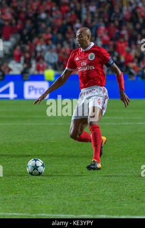 Lisbon, Portugal. 18th Oct, 2017. October 18, 2017. Lisbon, Portugal. BenficaÕs defender from Brazil Luisao (4) during the game of the 3rd round of the UEFA Champions League Group A, SL Benfica v Manchester United FC Credit: Alexandre de Sousa/Alamy Live News Stock Photo