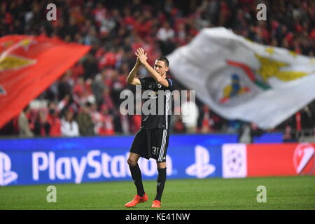 Lisbon. 18th Oct, 2017. Nemanja Matic of Manchester United gestures after the third round match of Group A of 2017-18 UEFA Champions League between Benfica and Manchester United at the Luz stadium in Lisbon, Portugal on Oct. 18, 2017. Benfica lost 0-1. Credit: Zhang Liyun/Xinhua/Alamy Live News Stock Photo