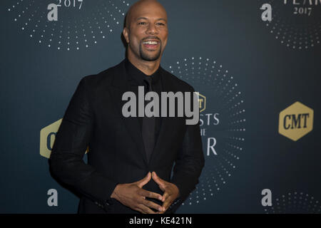 Nashville, Tenessee, USA. 18th Oct, 2017. NASHVILLE, TN - Common arrives on the red carpet at the 2017 CMT Artists of the Year at the Schermerhorn Symphony Center in Nashville, TN. Credit: The Photo Access/Alamy Live News Stock Photo