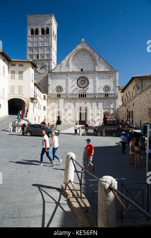 Romanesque Cattedrale di San Rufino (Assisi Cathedral of Saint Rufinus of Assisi) in Assisi, Umbria, Italy. 27 August 2017 © Wojciech Strozyk / Alamy  Stock Photo