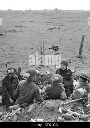 Royal Hamilton Light Infantry, 24 March 1945 Stock Photo - Alamy