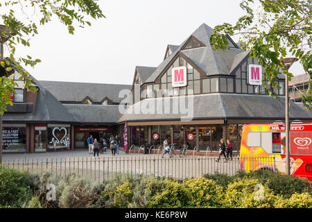 The Mall Walthamstow shopping centre London UK Stock Photo: 62315264 ...