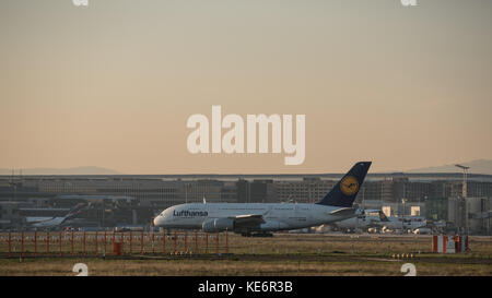 Reisen, Deutschland, Hessen, Frankfurt am Main, Flughafen, October 18. Ein Airbus A380-841 der Lufthansa mit der Kennung D-AIMN. (Photo by Ulrich Roth Stock Photo