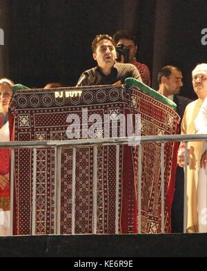Hyderabad, Pakistan. 18th Oct, 2017. Chaimran of Pakistan Peoples Party PPP Bilawal Bhutto addressing his speech during the public gathering at Hatri by pass in Hyderabad Credit: Janali Laghari/Pacific Press/Alamy Live News Stock Photo