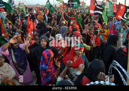 Hyderabad, Pakistan. 18th Oct, 2017. PPP women dance on the beat of there party songs during the large public gathering in Hyderabad in which chairman of Pakistan Peoples Party PPP Bilawal Bhutto will deliver his speech Credit: Janali Laghari/Pacific Press/Alamy Live News Stock Photo