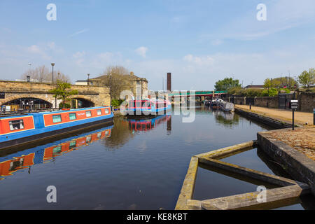 Canal Boats on Sheffield Canal Basic, Victoria Quays, Sheffield, UK Stock Photo