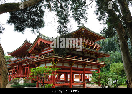 The Byodo-In Temple on the island of Oahu, Hawaii, is a small scale replica of that in Japan which is a World Heritage Site. Stock Photo