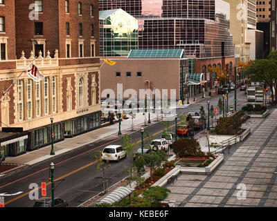 Syracuse, New York, USA. October 15, 2017. View of Warren Street in downtown Syracuse, New york on an early Sunday morning in autumn Stock Photo