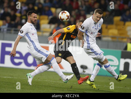 October 19, 2017 - Miralem Sulejman (C) of Young Boys' vies for the ball with Mykola Morozyuk (L) and Tomasz KÄ™dziora (R) of Dynamo during the UEFA Europa League Group B soccer match between FC Dynamo Kyiv and FC Young Boys' at the NSK Olimpiyskyi in Kyiv, Ukraine, October 19, 2017. Credit: Anatolii Stepanov/ZUMA Wire/Alamy Live News Stock Photo