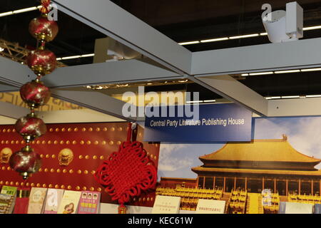 Frankfurt, Hesse, Germany. 13th Oct, 2017. The Frankfurt Book Fair 2017 is the world largest book fair with over 7,000 exhibitors and over 250,000 expected visitors. It is open from the 11th to the 15th October with the last two days being open to the general public. Credit: Michael Debets/SOPA/ZUMA Wire/Alamy Live News Stock Photo