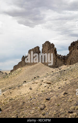 A dike of lamprophyre, Shiprock, New Mexico, USA Stock Photo