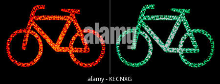 Kombo - Bicycle traffic signals, traffic lights shine in red and green, Hanover, Lower Saxony. 18th December 2016. | usage worldwide Stock Photo