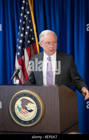 Austin, USA. 20th Oct, 2017. U.S. Attorney General Jeff Sessions speaks to U.S. attorneys on the Trump administration's immigration policy during a visit to Austin, Texas, on Friday. Sessions was met by a few dozen protesters but no incidents were reported. Credit: Bob Daemmrich/Alamy Live News Stock Photo