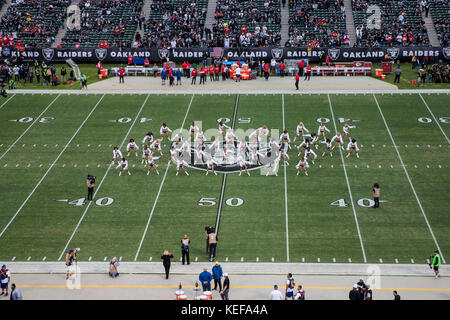 Oct 19 2017 - Oakland CA, U.S.A Oakland Raiderettes before the NFL football game between Kansas City Chiefs and the Oakland Raiders at O.co Coliseum Stadium Oakland Calif. Thurman James/CSM Stock Photo
