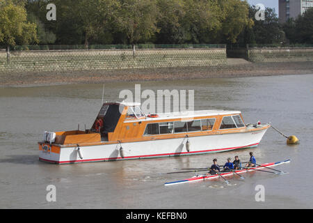 London, UK. 21st Oct, 2017. UK Weather. Rowing clubs take to the water on the Fiver Thames on a sunny autumn day as London is spared the effects of Storm Brian which has already made landfall on the West coast of the British Isles Credit: amer ghazzal/Alamy Live News Stock Photo