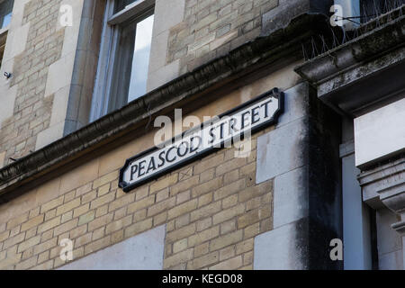 Windsor, UK. 20th October, 2017. A sign indicates Peascod Street in Windsor town centre. Stock Photo