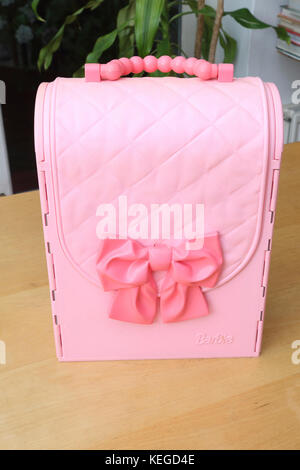 TEAM BARBIE Movie Purse 👛 Luggage Barbie Storage Case Barbie House Pink  Mattel | eBay