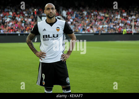 Valencia, Spain. 21st Oct, 2017. 09 Simone Zaza of Valencia CF before spanish La Liga match between Valencia CF vs Sevilla CF at Mestalla Stadium on October 21, 2017. Credit: Gtres Información más Comuniación on line, S.L./Alamy Live News Stock Photo