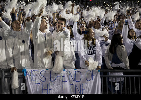 University Park, Pennsylvania, USA. 21st Oct, 2017. October 21, 2017: Penn State Nittany Lions fans celebrate during the NCAA football game between the Michigan Wolverines and the Penn State Nittany Lions at Beaver Stadium in University Park, Pennsylvania. Credit: Scott Taetsch/ZUMA Wire/Alamy Live News Stock Photo