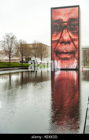 Chicago landmarks, city park, Jaume Plensa Crown Fountain, human face panel, reflecting pool, Millenium Park, in Chicago, Illinois, USA. Stock Photo