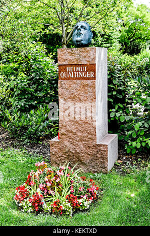 Vienna (Austria), Central Cemetery; Wien, Zentralfriedhof - Grab Helmut Qualtinger Stock Photo