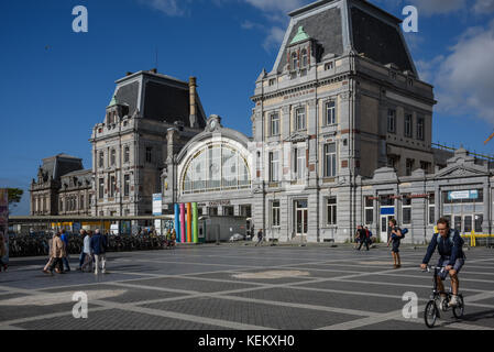 Belgien, Oostende, Bahnhof - Belgium, Oostende, Train Station Stock Photo