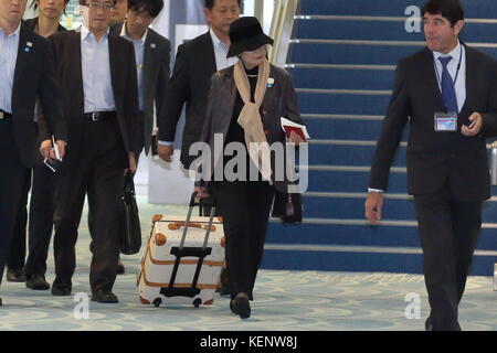 Yuriko Koike, October 21, 2017 : Tokyo Governor and leader of the Party of Hope Yuriko Koike departures to Paris forattending 'C 40' from Haneda International Airport at Tokyo Japan on October 21 2017 . Credit: Motoo Naka/AFLO/Alamy Live News Stock Photo