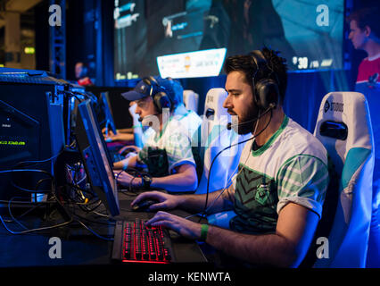 Zurich, Switzerland. 22nd Oct, 2017. Concentration on stage during the Counter-Strike (CSGO) eSports tournament at Zurich Game Show 2017. The annual Zurich Game Show at Zurich's exhibition centre is Switzerland's largest eSports and computer gaming event. Credit: Erik Tham/Alamy Live News Stock Photo