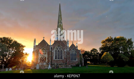 All Saints' Church Braunston, Northamptonshire, UK. 22nd October, 2017. UK Weather: sunset at the Cathedral of the Canals, All Saints' Church Braunston, Northamptonshire, England overlooking the junction between the  Grand Union Canal formerly the Grand Junction Canal and the Oxford Canal. Just off the A45 main road between the towns of Rugby and Daventry. Credit: Doug Blane/Alamy Live News Stock Photo