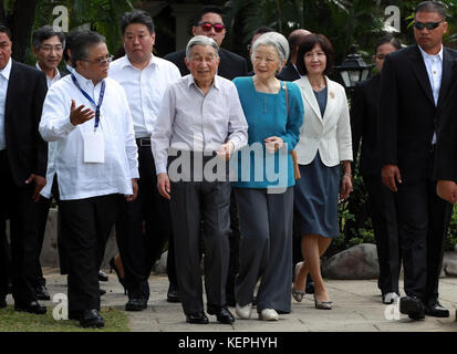 Japanese Emperor Akihito and Empress Michiko meet the representatives of the Philippine Federation of Japan Alumni Stock Photo