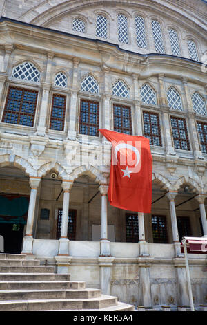 Main facade of the Nuruosmaniye Mosque, an old Ottoman mosque, in the Çemberlitaş neighbourhood of the Fatih district in Istanbul, Turkey. Stock Photo