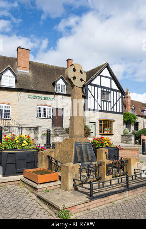 War Memorial, Market Square, High Street, Bidford-on-Avon, Warwickshire, England, United Kingdom Stock Photo