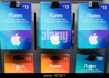 Viersen, Germany - June 9. 2021: Closeup of Apple app store iTunes and  Google Play voucher gift Cards in a row in shelf of german shop (Focus on  cente Stock Photo - Alamy