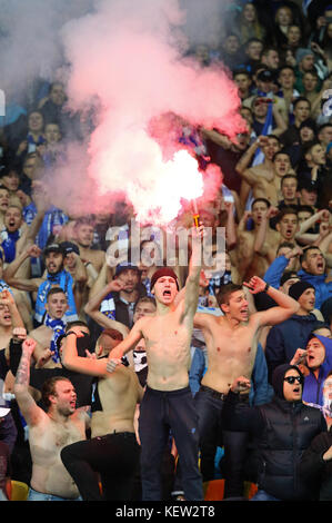 Kiev, Ukraine. 22nd October, 2017. FC Dynamo Kyiv ultras (ultra supporters) burn flares during Ukrainian Premier League game against Shakhtar Donetsk at NSC Olympic stadium in Kyiv, Ukraine. Credit: Oleksandr Prykhodko/Alamy Live News Stock Photo