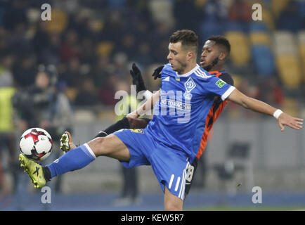 Soccer Football. 22nd Oct, 2017. Ukrainian Premier League Matchday 13 game - Dynamo Kyiv vs Shakhtar Donetsk - NSC Olimpiyskyi, Kiev, Ukraine ''“ October 22, 2017. Dynamo Kievs Moraes in action with Shakhtar Donetsk Fred. Credit: Anatolii Stepanov/ZUMA Wire/Alamy Live News Stock Photo