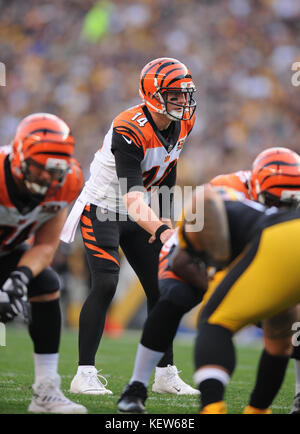 Baltimore Ravens vs. Cincinnati Bengals. Fans support on NFL Game.  Silhouette of supporters, big screen with two rivals in background Stock  Photo - Alamy