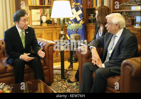 Seoul, South Korea. 24th Oct, 2017. PM in Greece South Korean Prime Minister Lee Nak-yeon (L) meets with Greek President Prokopios Pavlopoulos in Athens on Oct. 23, 2017. Lee is in Greece to attend an Olympic flame lighting ceremony for the 2018 Winter Olympics in the South Korean alpine town of PyeongChang the next day. Credit: Yonhap/Newcom/Alamy Live News