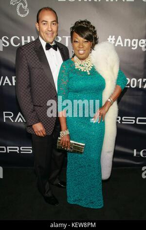 New York, NY, USA. 23rd Oct, 2017. Star Jones at arrivals for Gabrielle's Angel Foundation Angel Ball 2017, Cipriani Wall Street, New York, NY October 23, 2017. Credit: Jason Mendez/Everett Collection/Alamy Live News Stock Photo