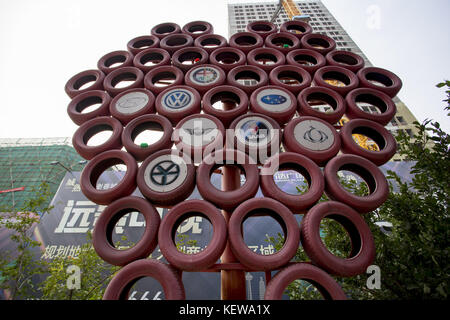 Changhun, China. 24th Oct, 2017.(EDITORIAL USE ONLY. CHINA OUT) .Creative sculptures made of auto parts can be seen at the Changchun International Car Park in Changchun, northeast China's Jilin Province. Credit: SIPA Asia/ZUMA Wire/Alamy Live News Stock Photo