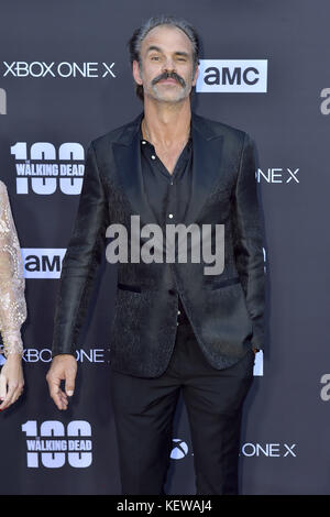 Steven Ogg attends AMC's 'The Walking Dead' Season 8 Premiere and the 100th Episode celebration at Greek Theatre on October 22, 2017 in Los Angeles, California. | Verwendung weltweit Stock Photo