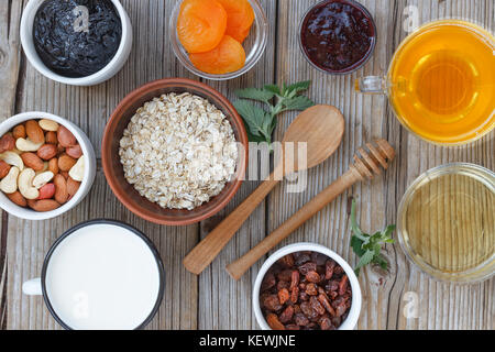 Oat and Dried Fruit Cereal with Honey and Yogurt 