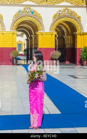 Mahamuni Pagoda in Mandalay, Myanmar Stock Photo