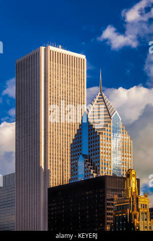 Variety of Chicago high rises, featuring the Aon Tower and the art deco Carbon and Carbide Building Stock Photo