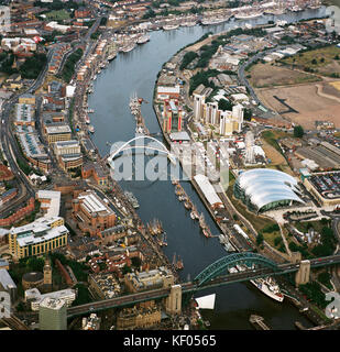 NEWCASTLE UPON TYNE / GATESHEAD, Tyne & Wear. Aerial view. Tall Ships' Race, 27th July 2005. Stock Photo